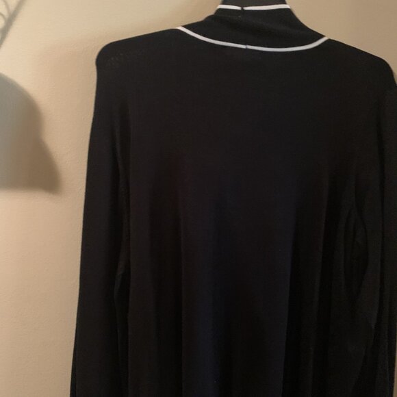 Black tie bow sweater - Picture 2 of 4